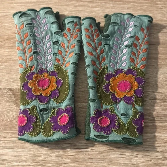 Embroidered Floral Fingerless Gloves - Green with Purple and Orange Accents - Picture 2 of 6